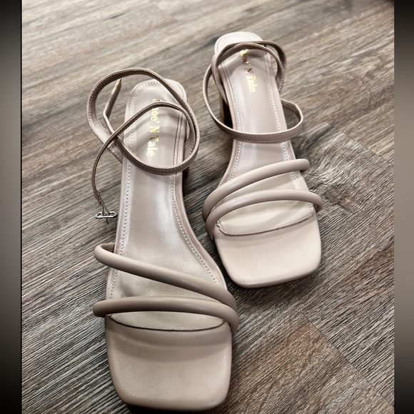 Shoe N’ Tale Strappy Heels with Square Toe - Picture 4 of 6